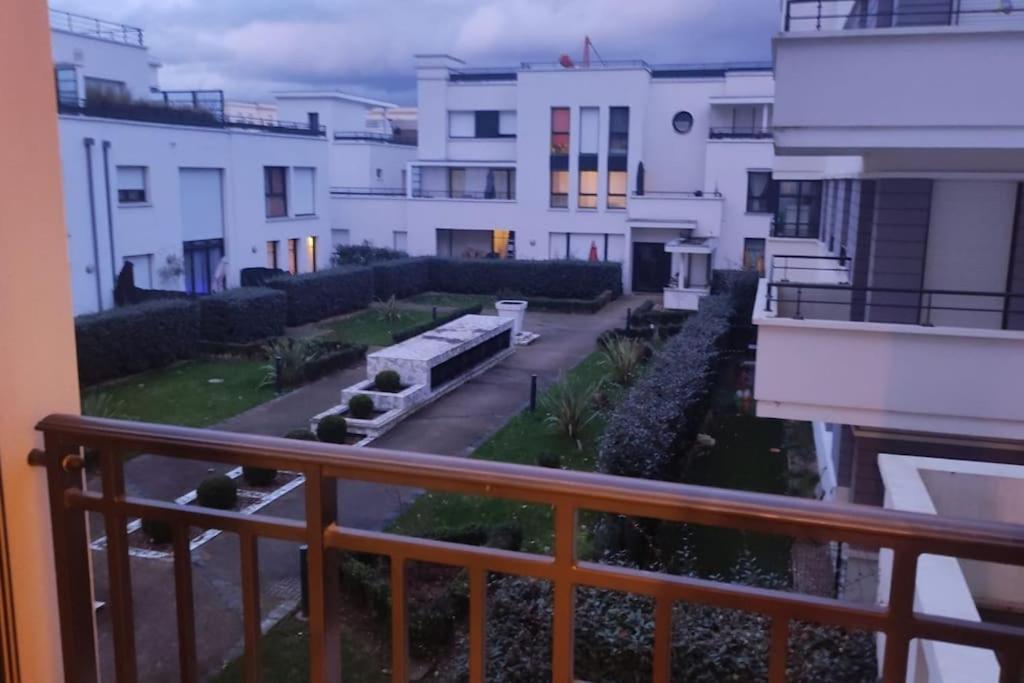 Lotus- 4 Min De Walt Disney-Arrivee Autonome-Parking Et Wifi Gratuit-Proche De Toutes Commodites 5Min De La Vallee Village Chessy  Buitenkant foto